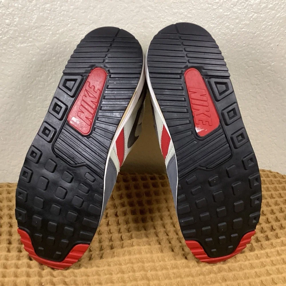 RARE Nike Air Max Light Essential 'Ash Red' 2014 Mens Sz 9.5 Gray Red 631722-105
